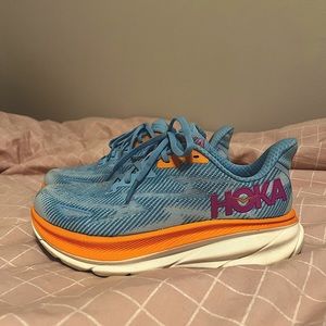 Hoka Clifton 9
